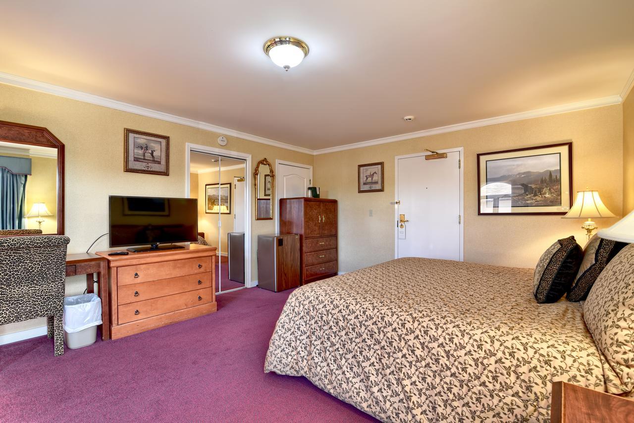 Roosevelt Inn & Suites Saratoga Springs Ballston Spa Room photo